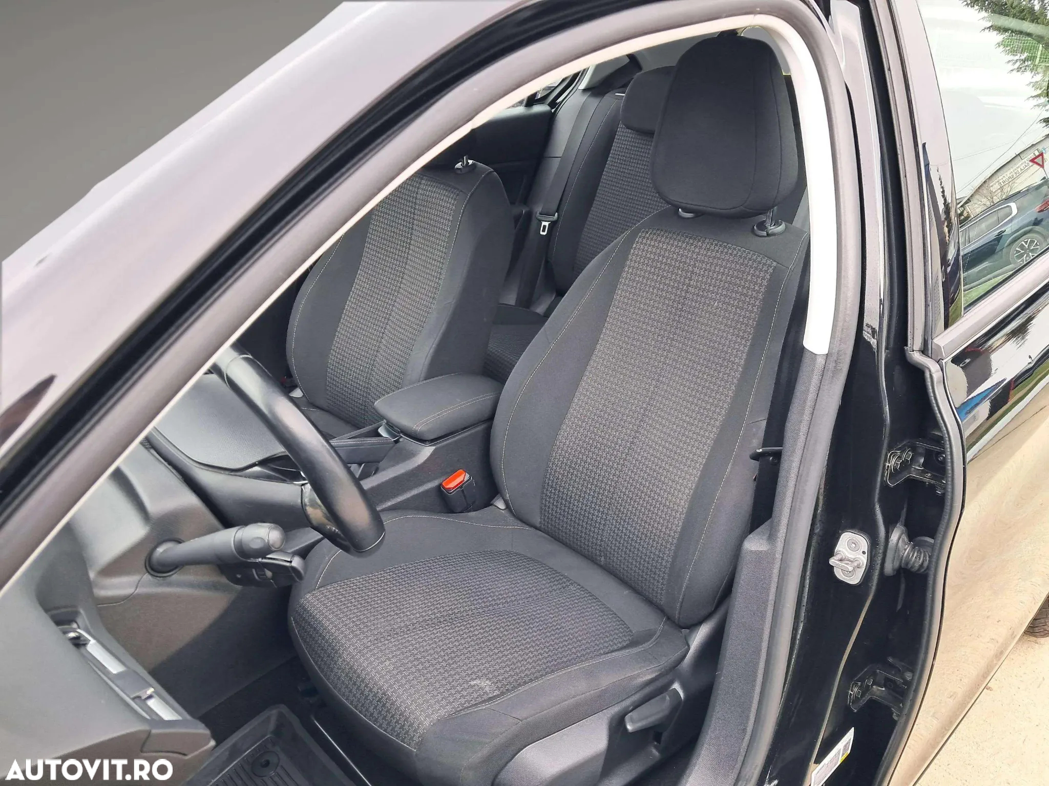 Peugeot 308 1.2 L PureTech Turbo Active - 5