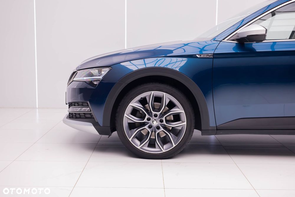 Skoda Superb 2.0 TDI 4x4 DSG Scout - 7