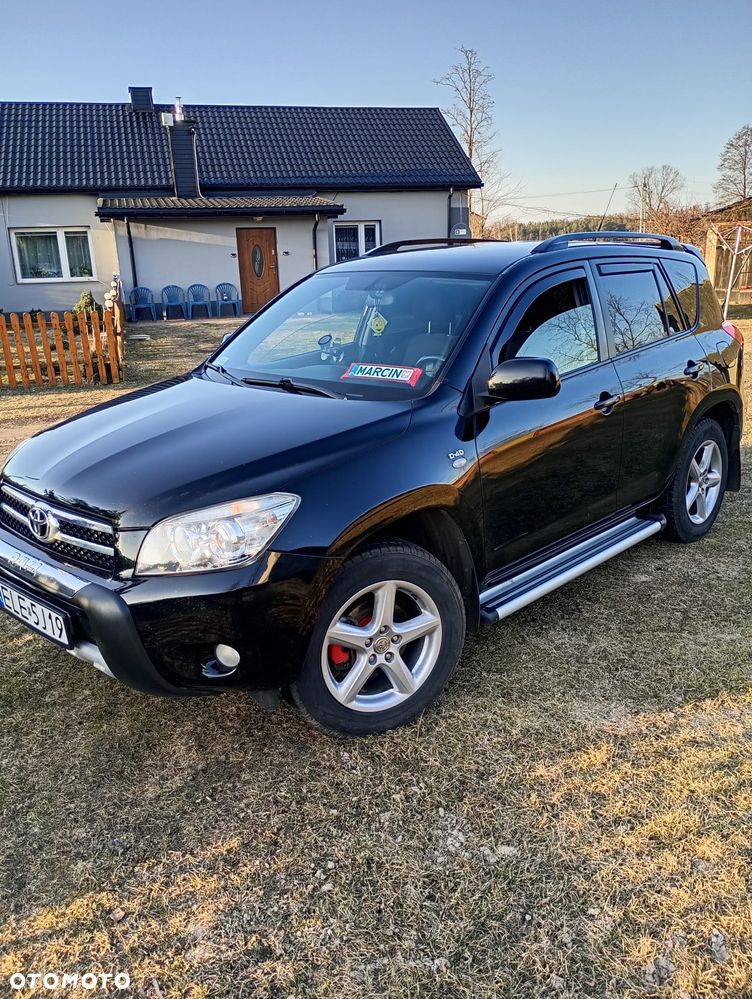 Toyota RAV4 - 1