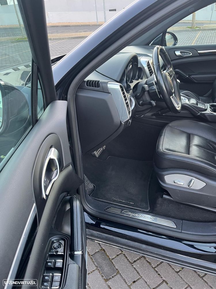 Porsche Cayenne S E-Hybrid - 32