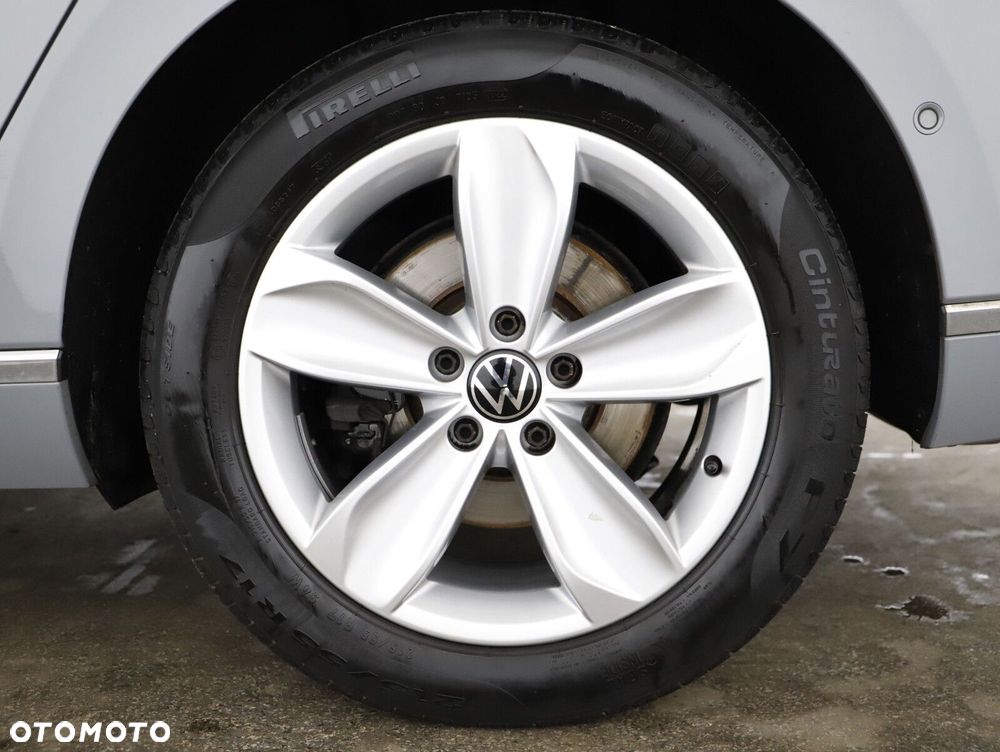 Volkswagen Passat Variant 2.0 TDI Elegance DSG - 26