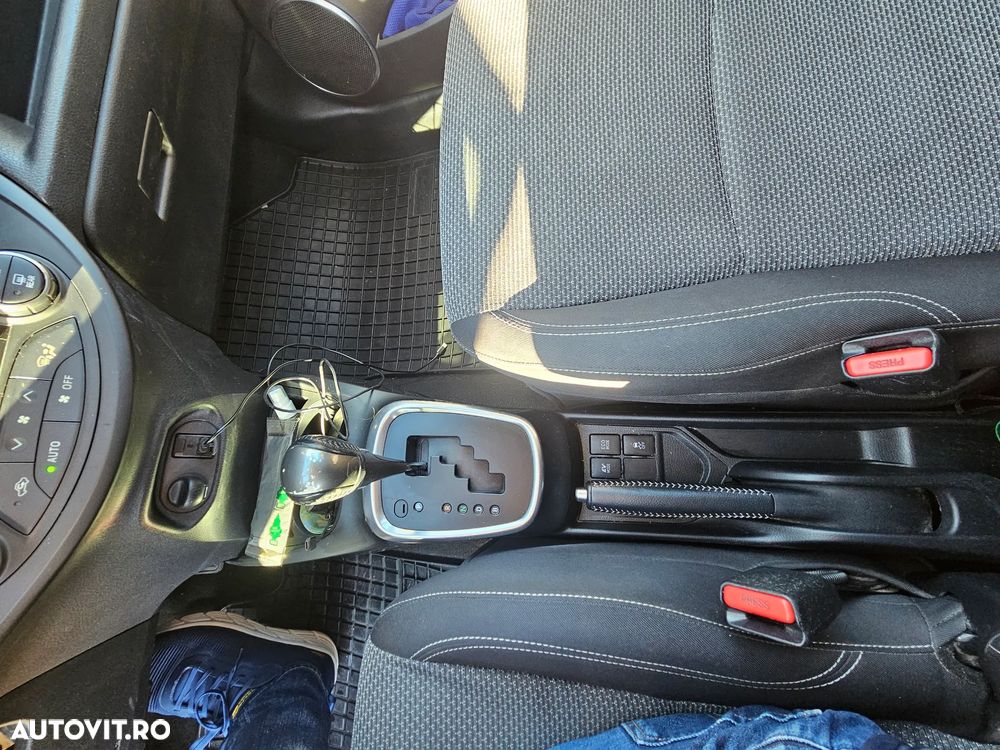 Toyota Yaris - 16