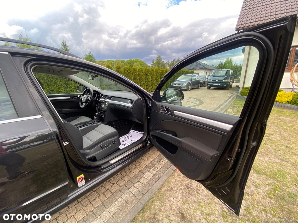 Skoda Superb 2.0 TDI DSG Exclusive - 37