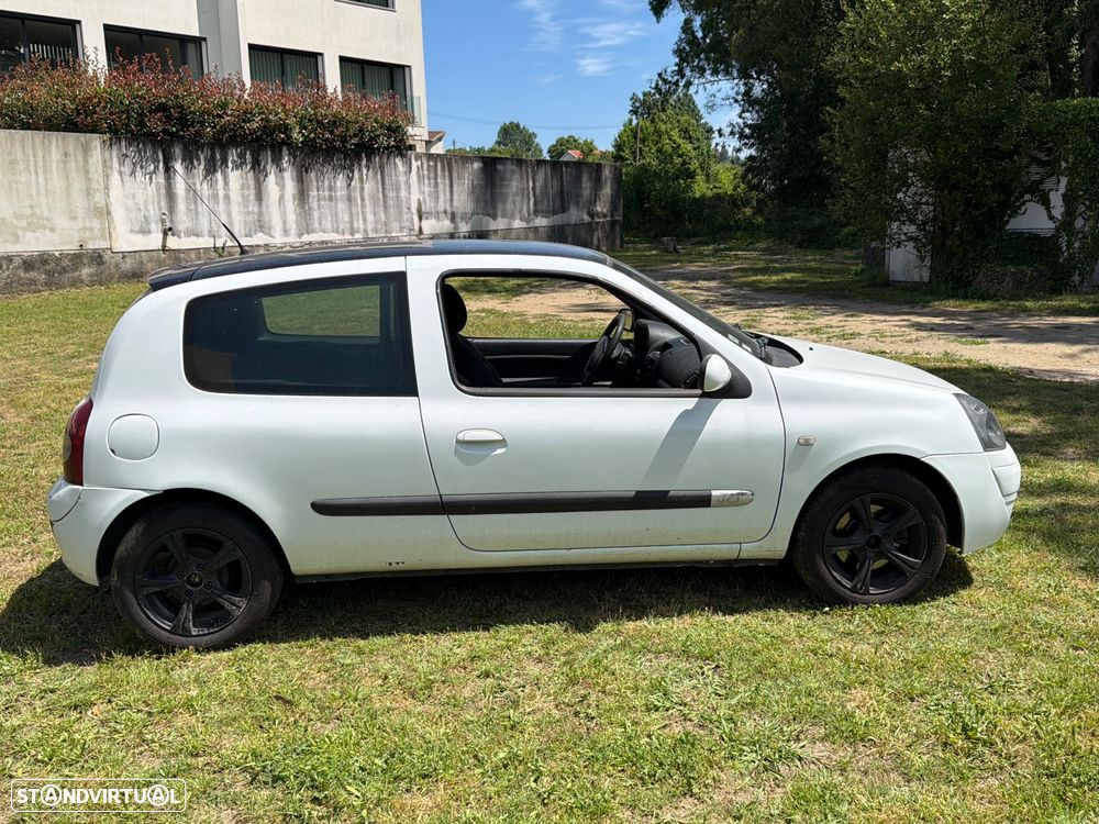 Renault Clio - 47