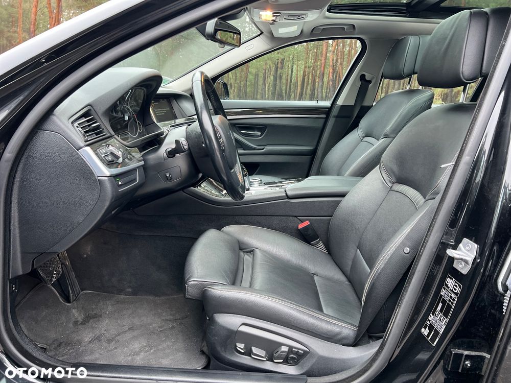 BMW Seria 5 525d Sport-Aut Luxury Line - 9