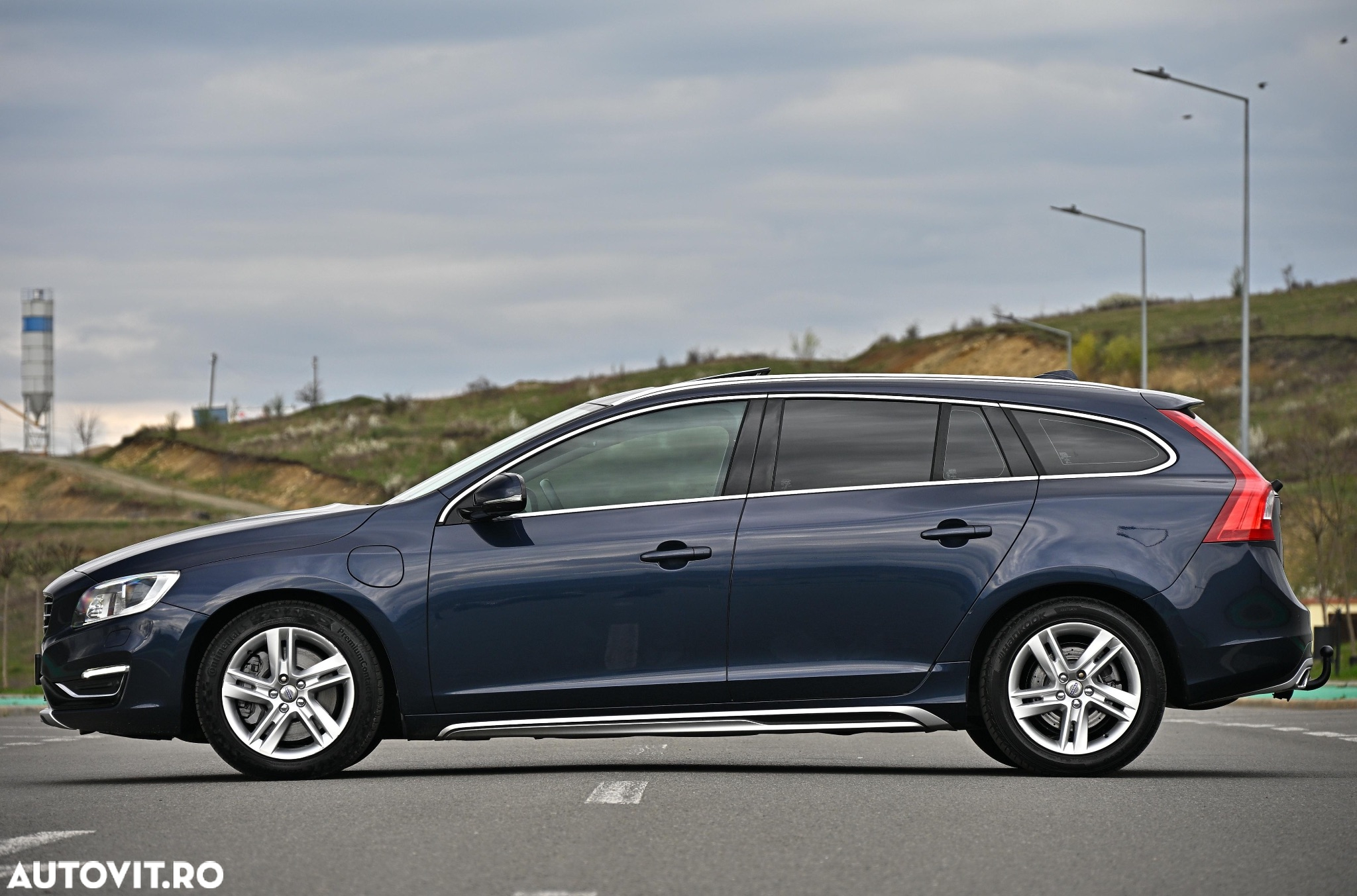 Volvo V60 D6 Plug-In-Hybrid AWD Geartronic Summum - 20