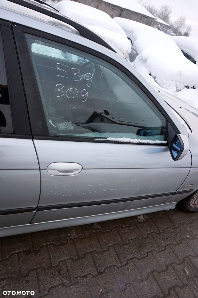 DRZWI PRZEDNIE PRAWE 5 E39 KOMBI 309  SREBRNY ARKTISSILBER BMW 1995-2000 - 1