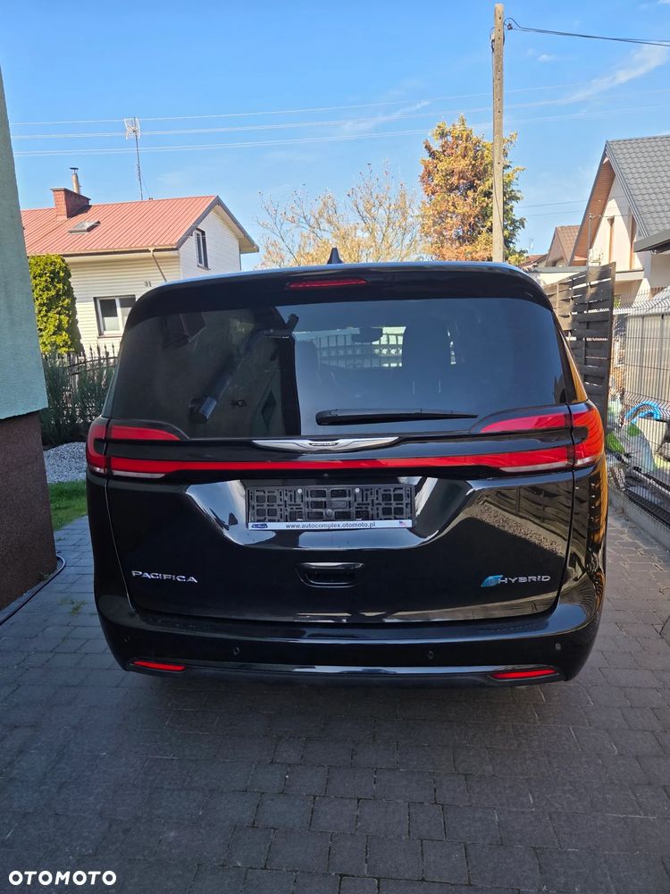 Chrysler Pacifica - 12