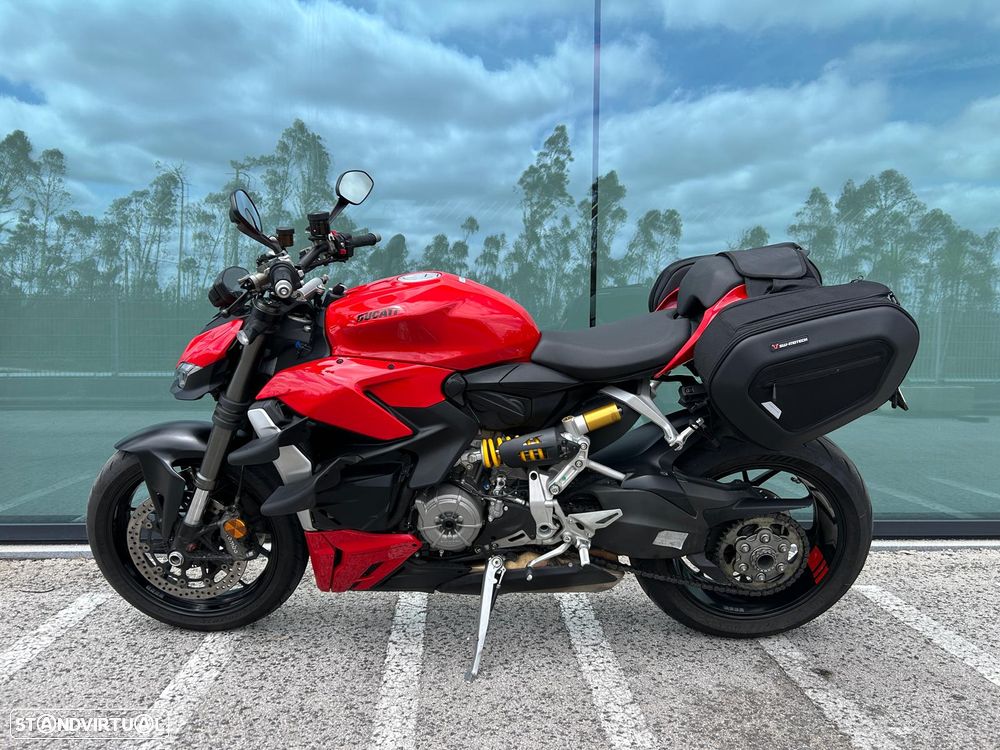 Ducati Streetfighter V2S - 2