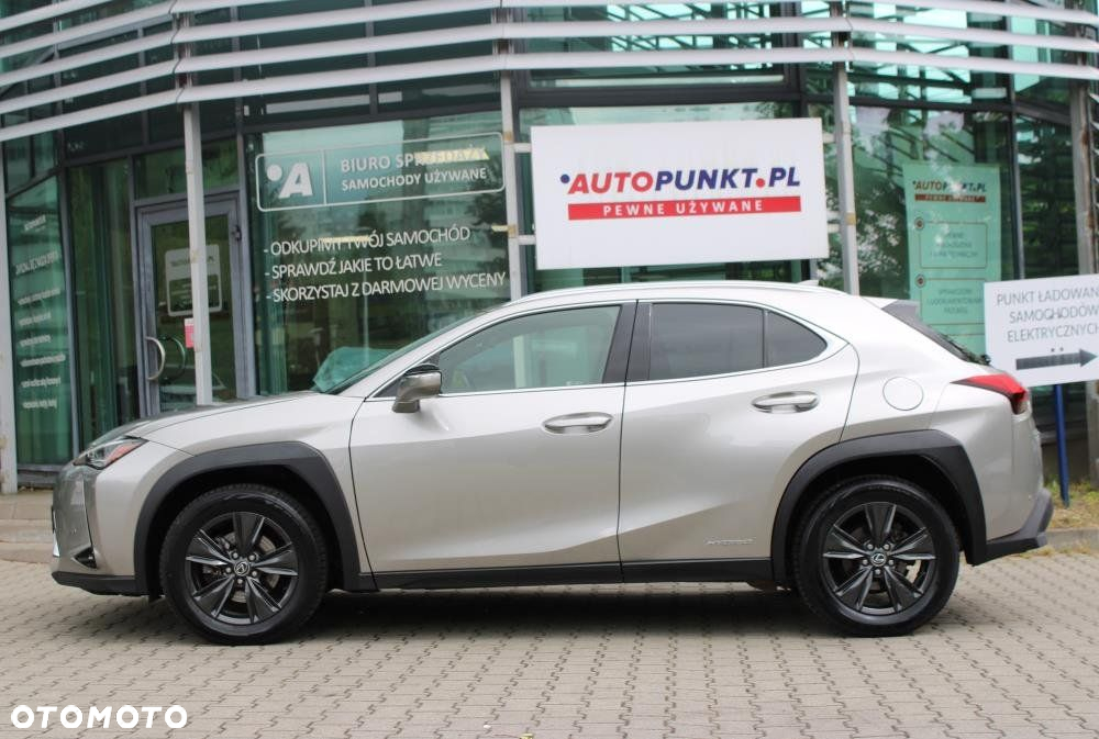Lexus UX - 8