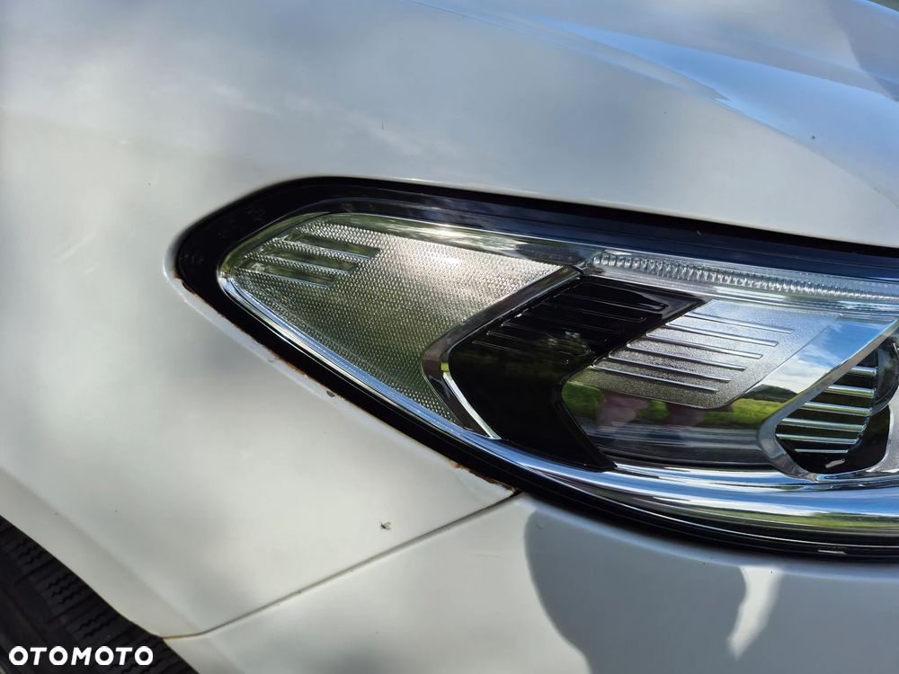 Ford Fusion - 12