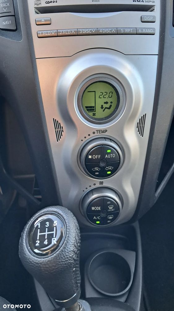 Toyota Yaris - 10