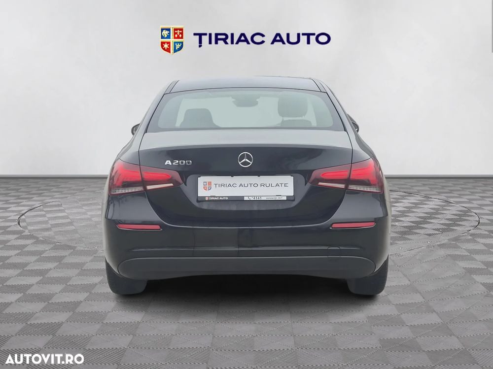 Mercedes-Benz A 200 Sedan 7G-DCT - 4