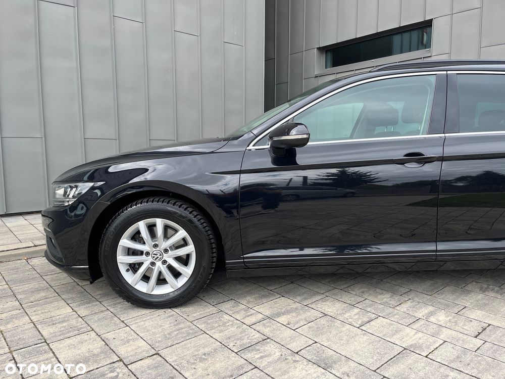 Volkswagen Passat - 12