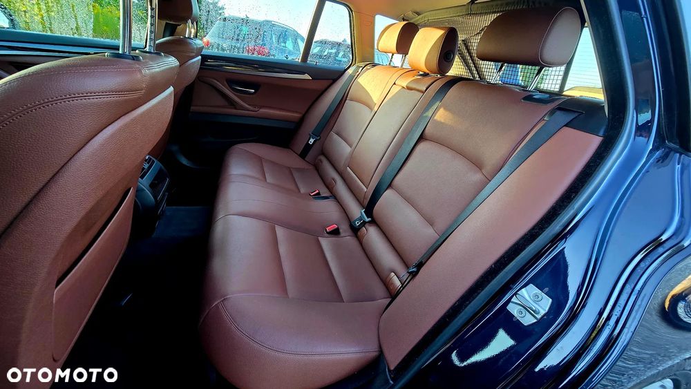 BMW Seria 5 518d - 29