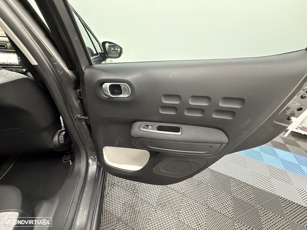 Citroën C3 1.2 PureTech Shine Pack — fotografia 23