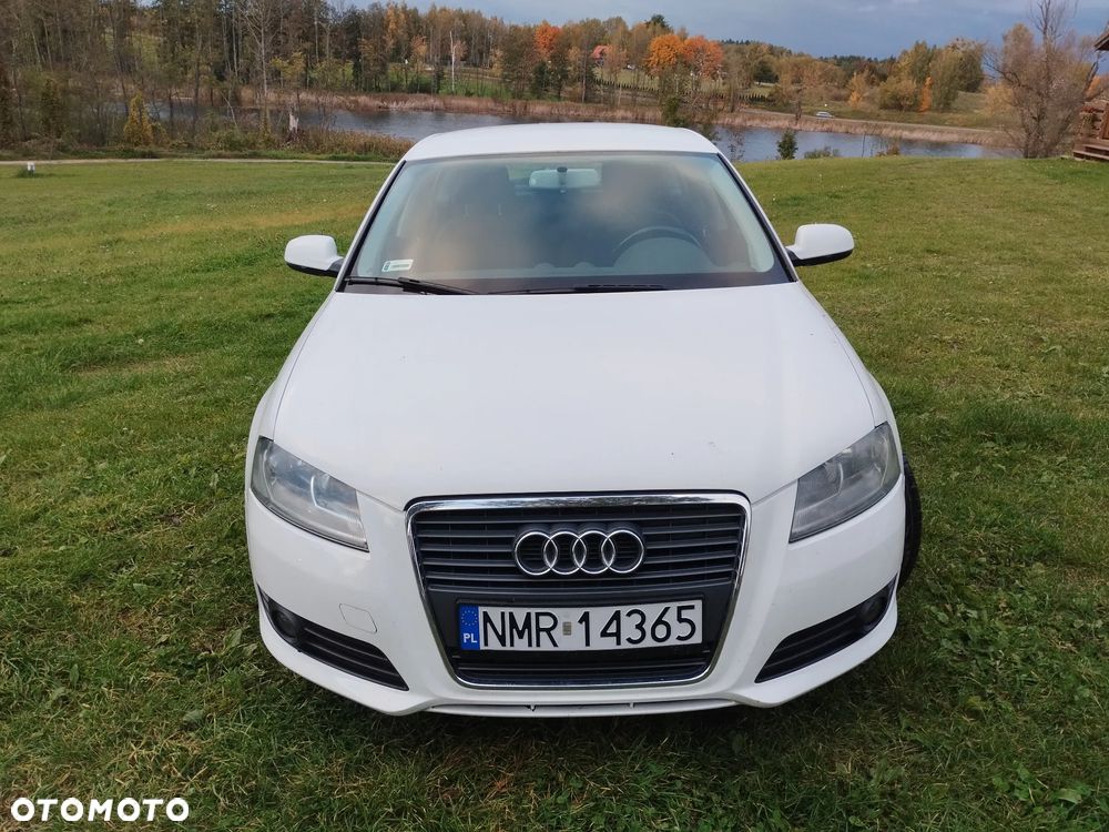 Audi A3 Sportback 1.6 TDI Ambiente - 2