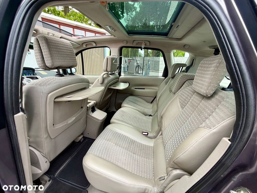 Renault Scenic - 17