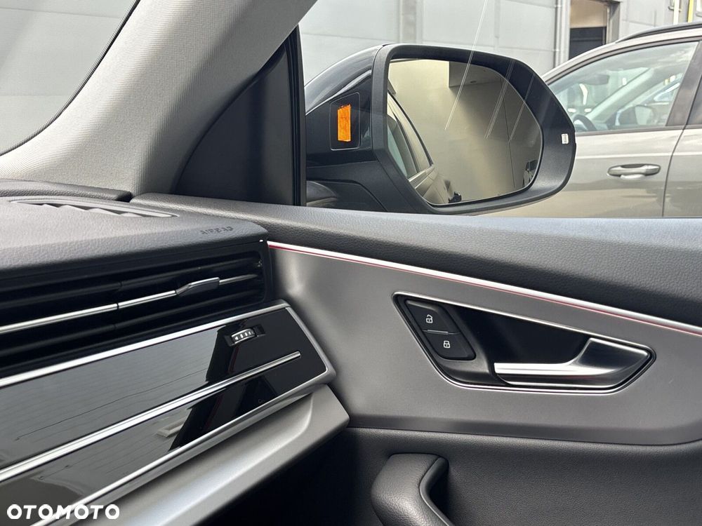Audi Q8 - 24