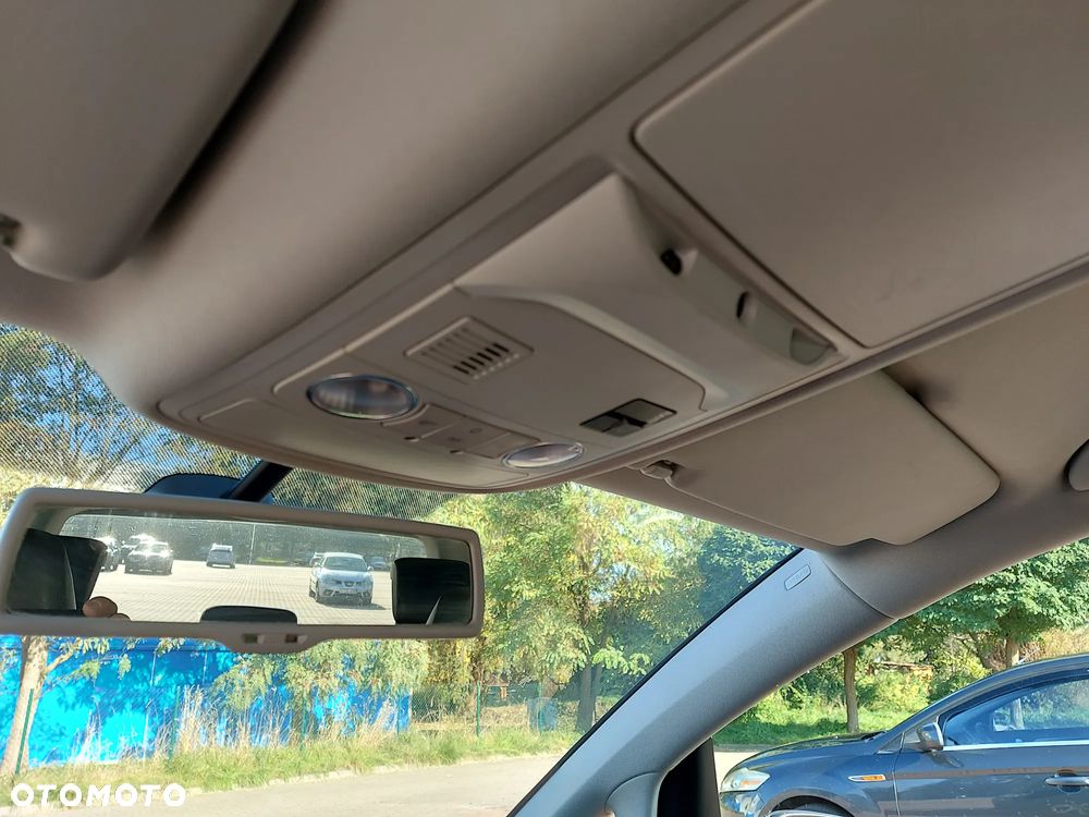 Volkswagen Touran 1.4 TSI Cross - 29