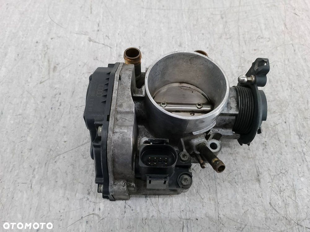 PRZEPUSTNICA AUDI A4 B5 408237212002 1.8 20V - 6