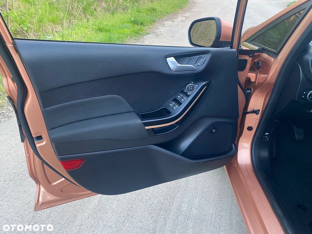 Ford Fiesta 1.0 EcoBoost S&S TITANIUM X - 17