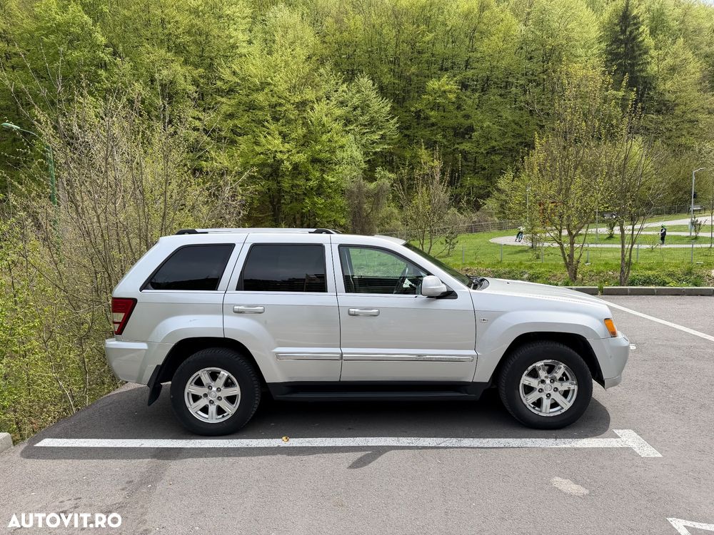 Jeep Grand Cherokee - 16
