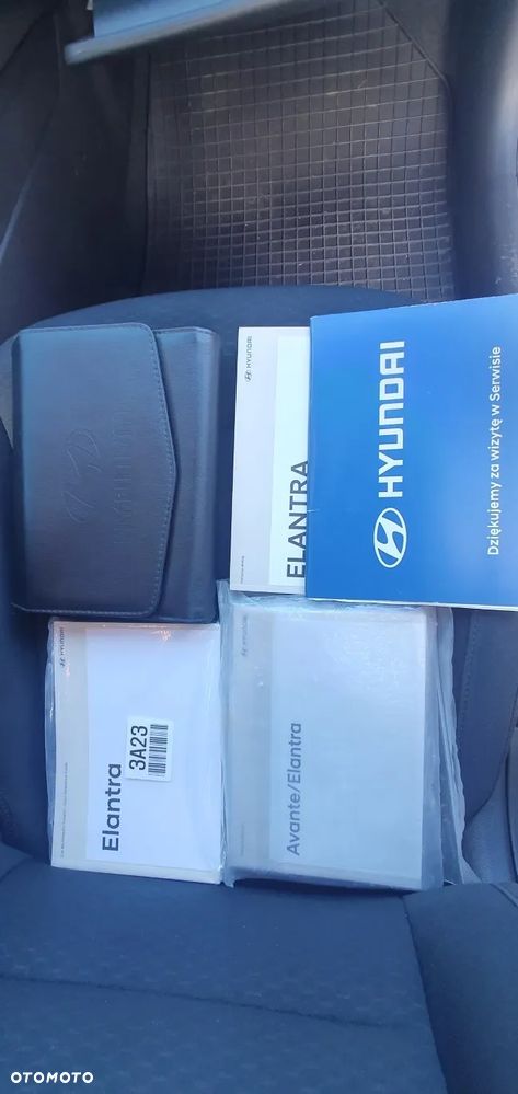 Hyundai Elantra 1.6 Classic + - 21