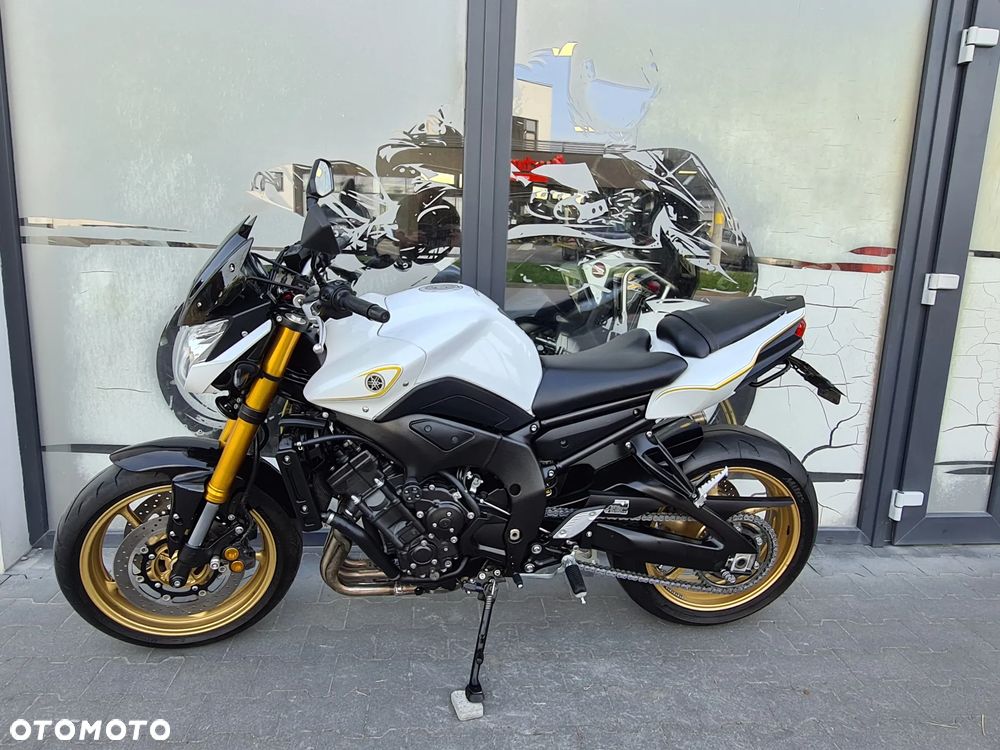 Yamaha FZ8 - 11