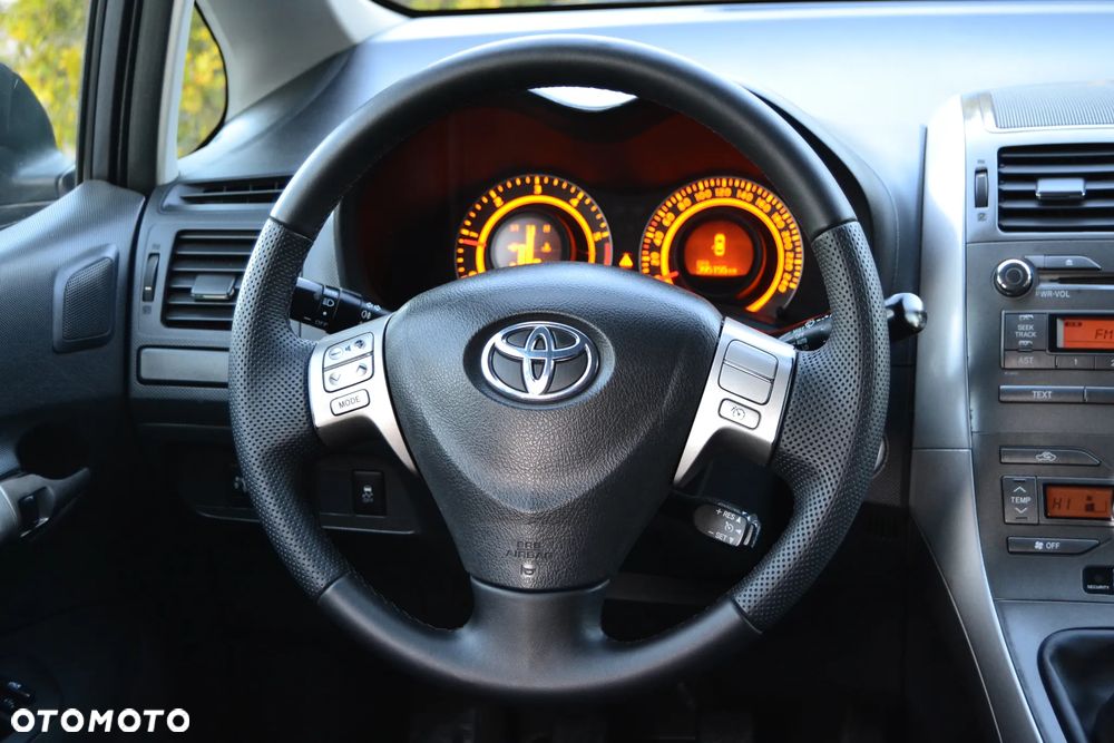 Toyota Auris 2.0 D-4D Sol - 36