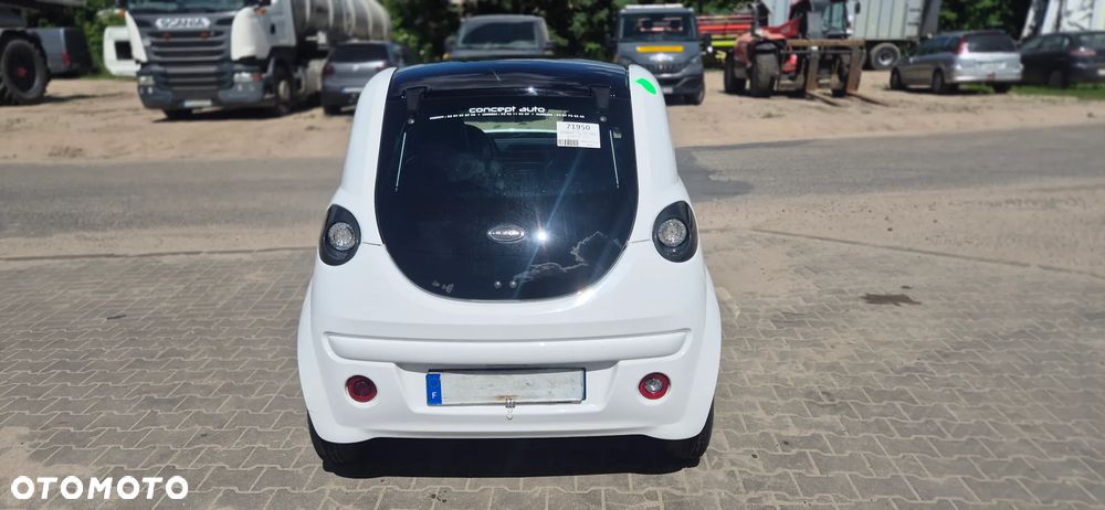 Microcar DUE - 8