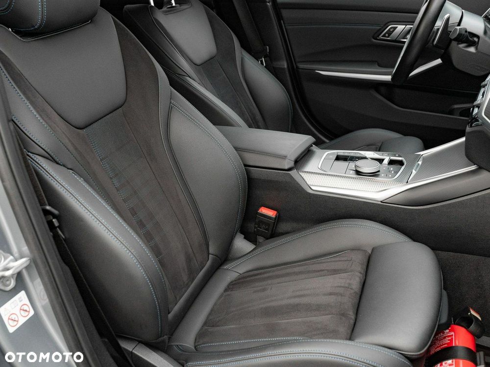 BMW Seria 3 320d xDrive M Sport sport - 31