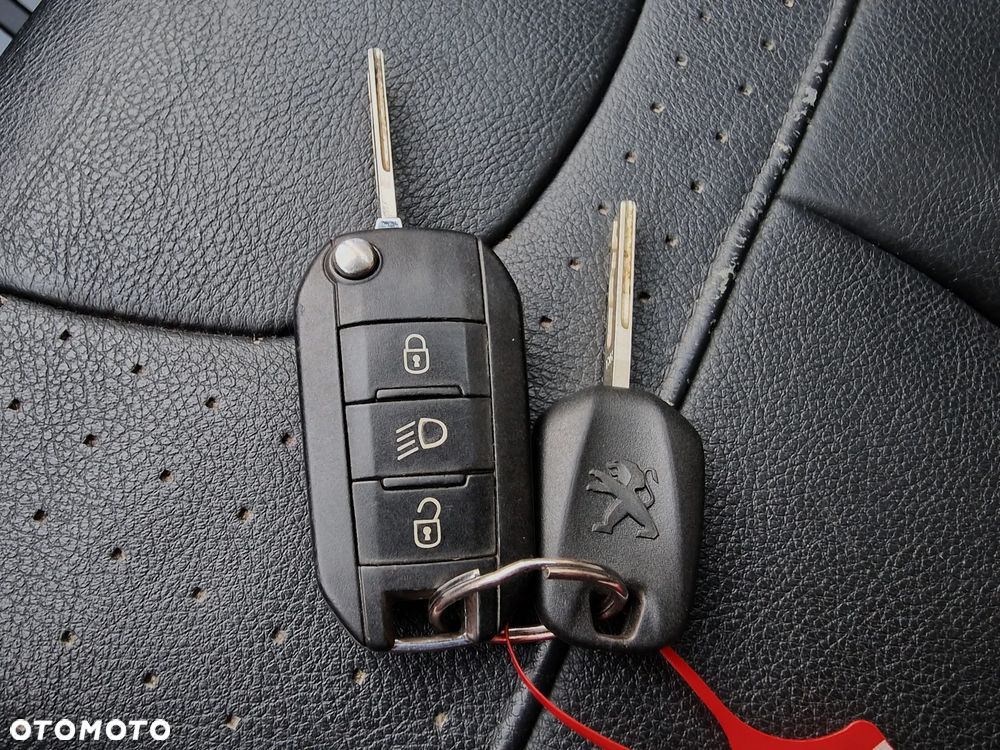 Peugeot 2008 BlueHDi FAP 120 STOP & START Allure - 37