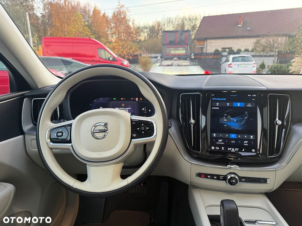 Volvo XC 60 B5 B AWD Ultra Dark - 1