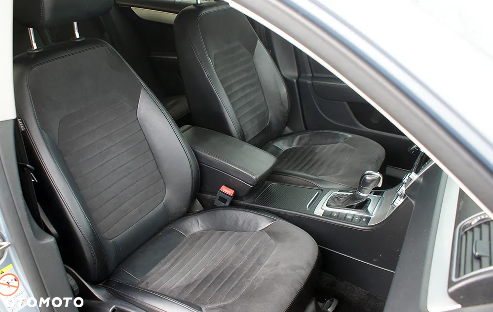Volkswagen Passat 2.0 TDI Highline DSG - 17