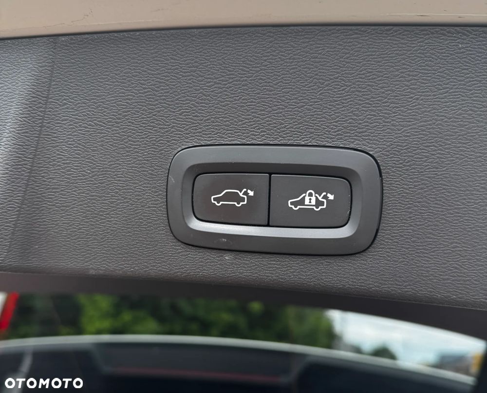 Volvo XC 40 D4 AWD Momentum (Intro Edition) - 12