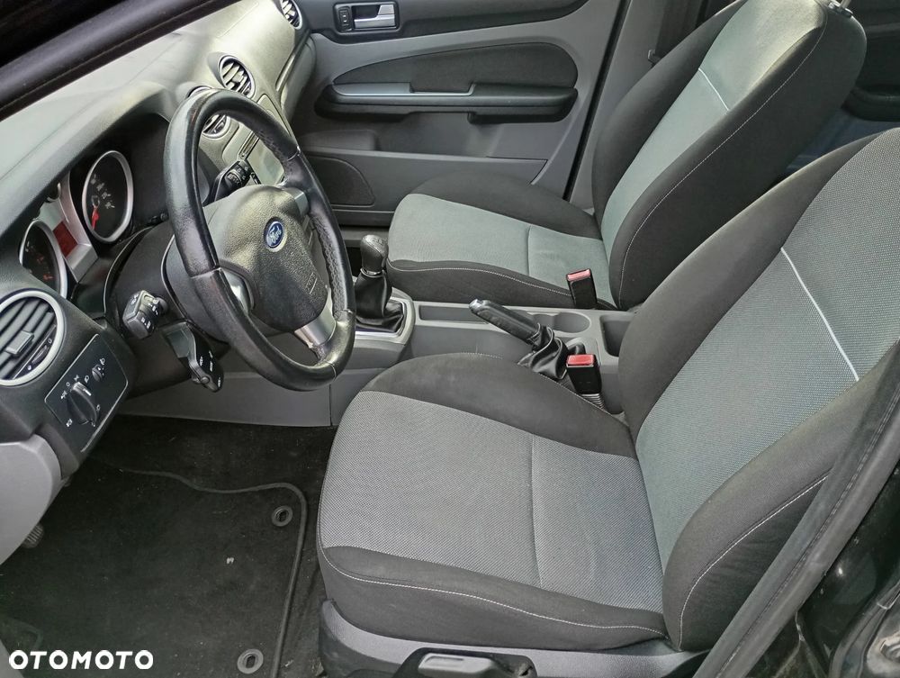Ford Focus Turnier 1.6 16V Ambiente - 26