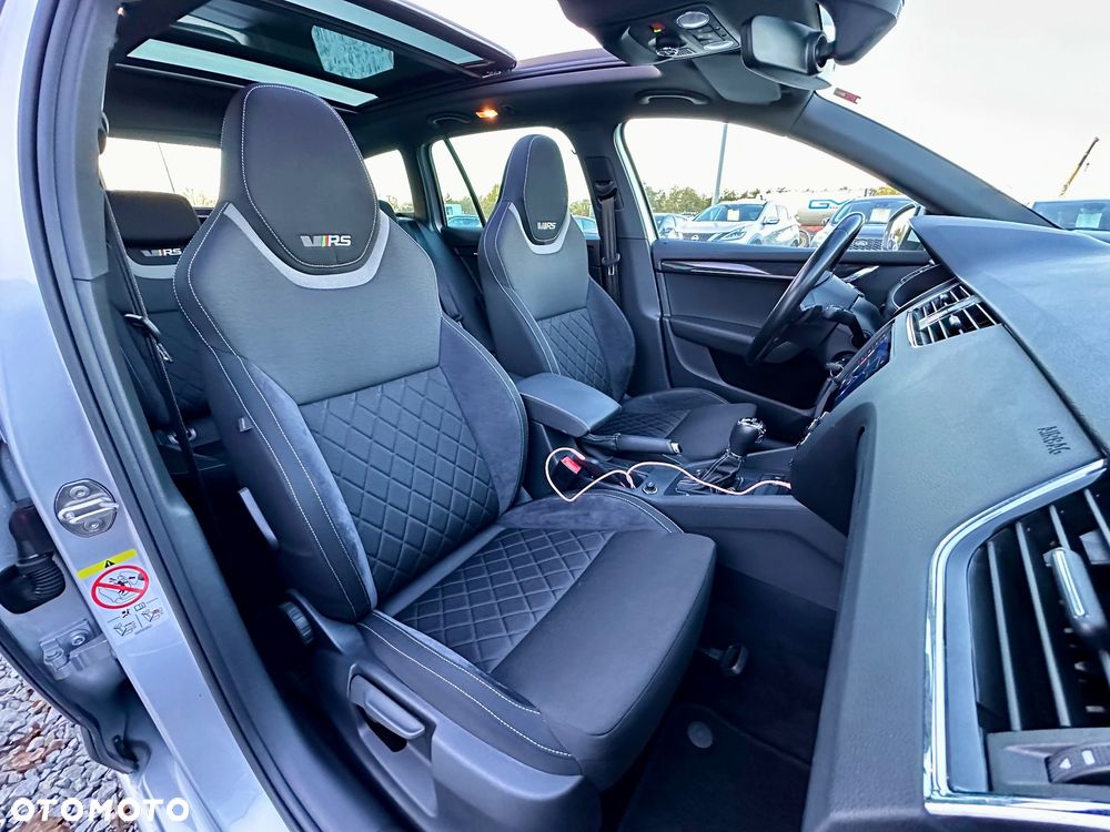 Skoda Octavia Combi 2.0 TDI DSG RS - 36