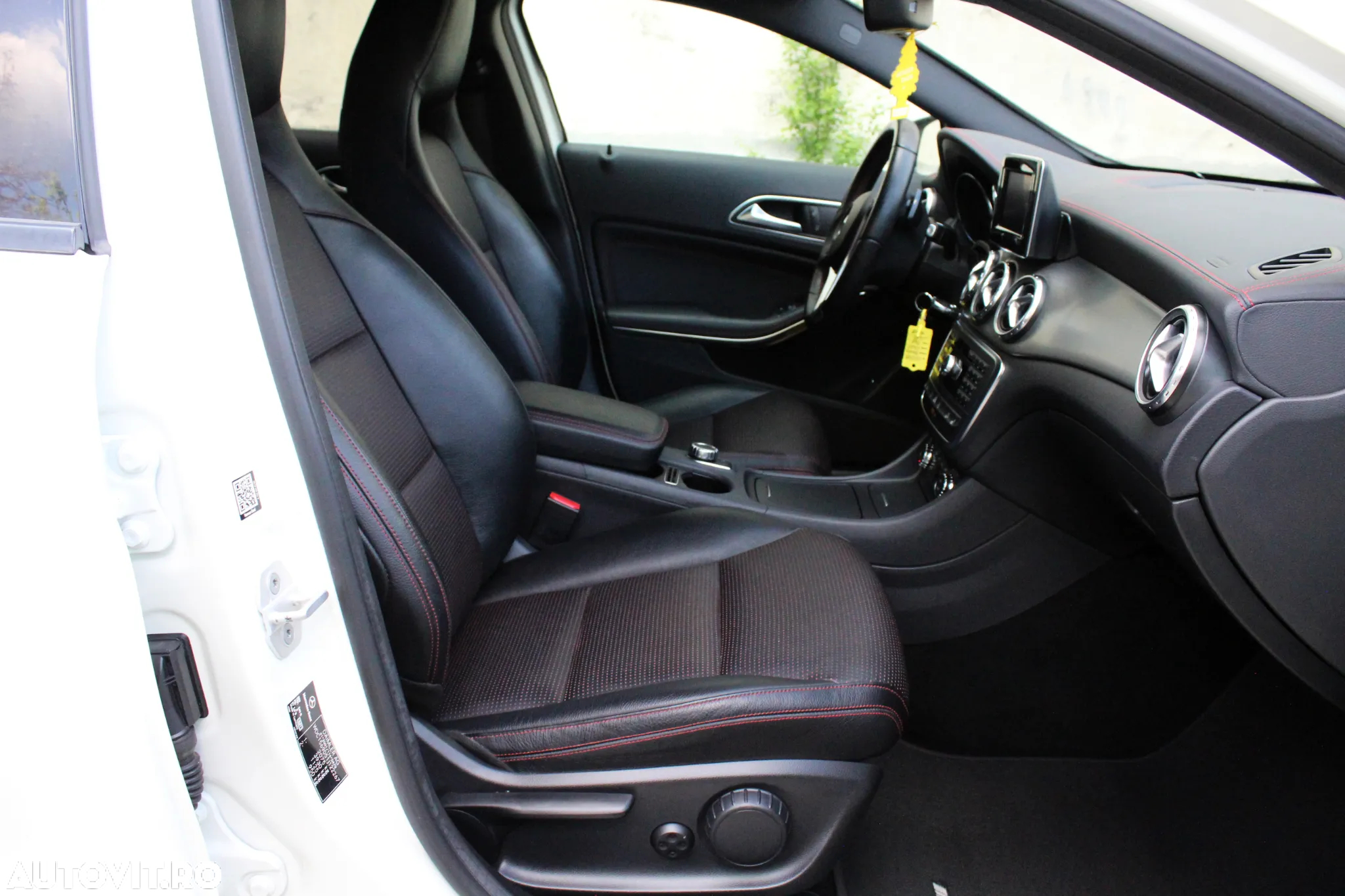 Mercedes-Benz GLA 220 CDI 4Matic 7G-DCT AMG Line - 9