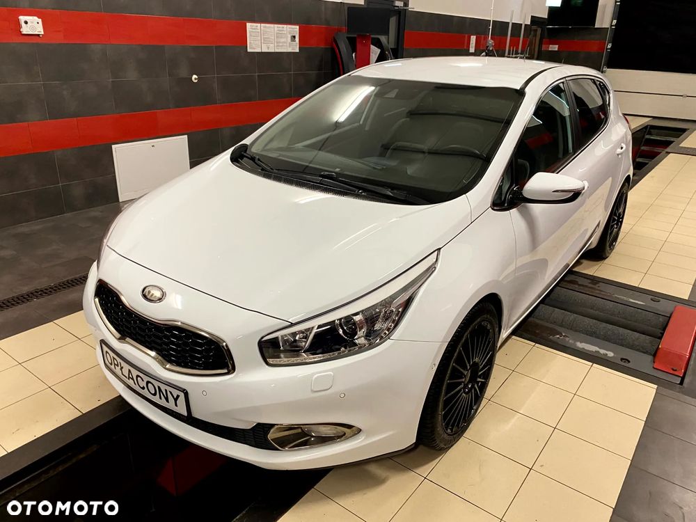 Kia Ceed 1.6 GDI Platinum Edition - 2