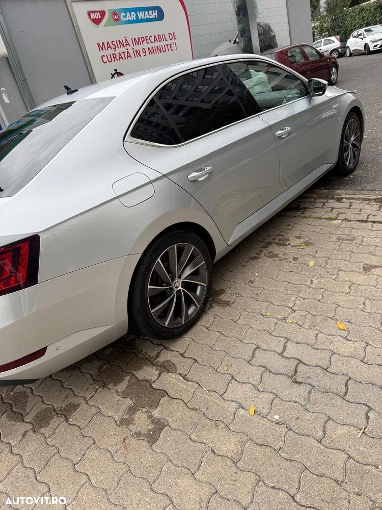 Skoda Superb 2.0 TDI DSG 4X4 Laurin & Klement - 7
