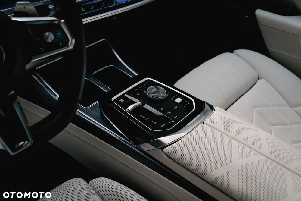 BMW Seria 7 740d xDrive mHEV M Sport sport - 23