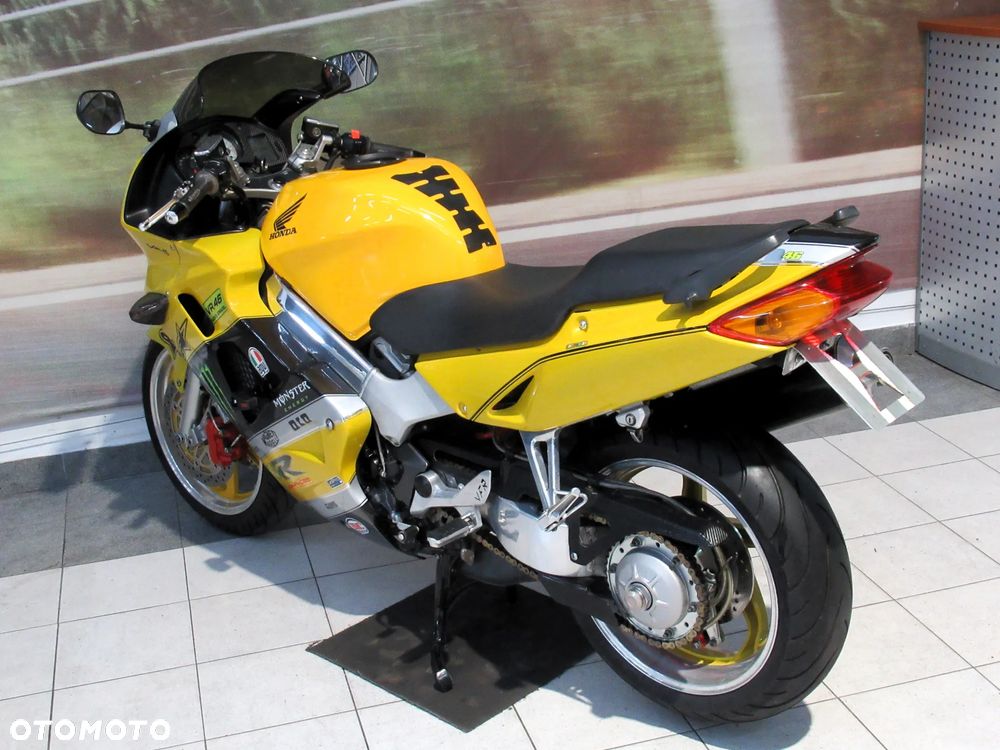 Honda VFR - 6