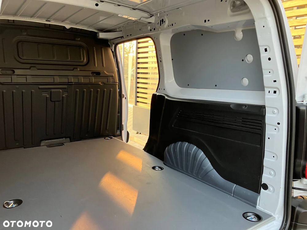 Toyota Proace City - 10