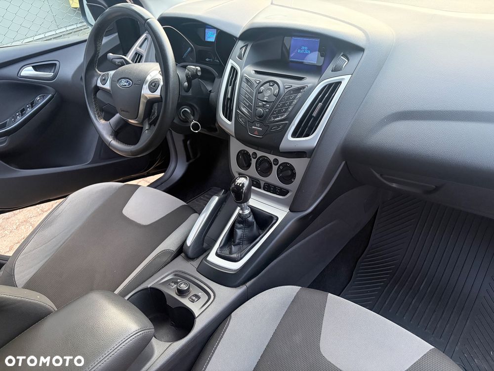 Ford Focus 1.6 EcoBoost Trend - 18