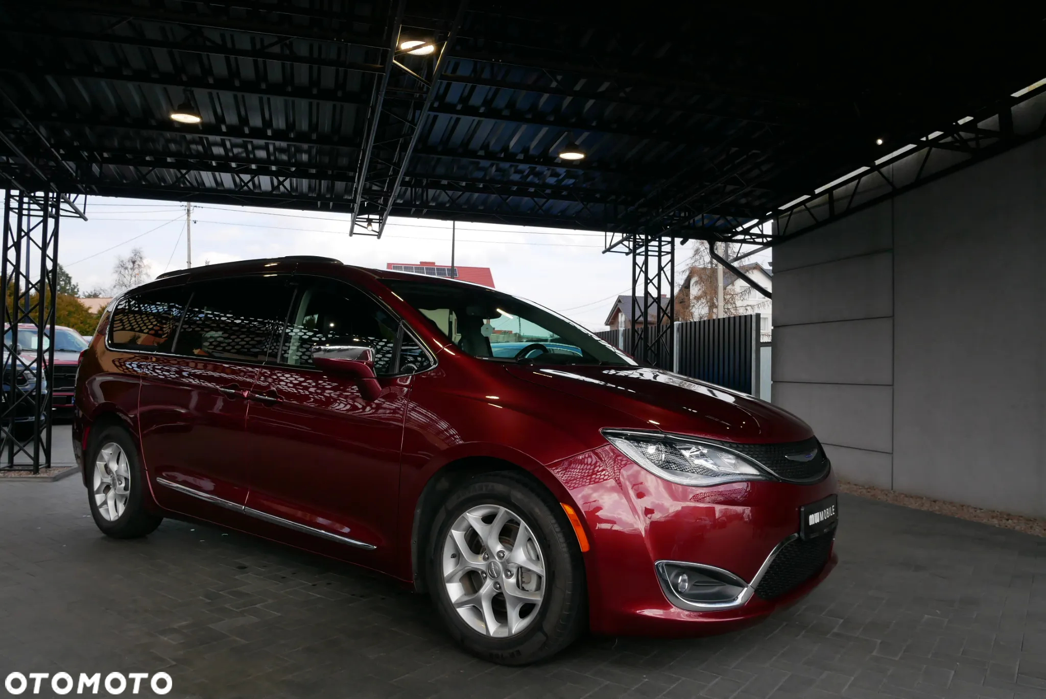 Chrysler Pacifica - 2