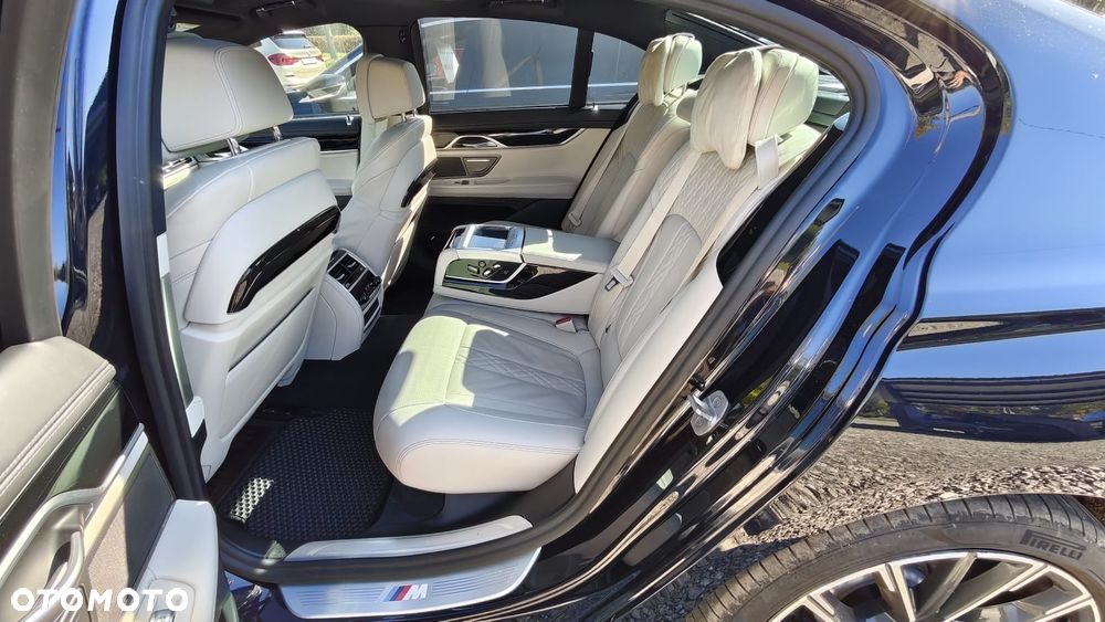 BMW Seria 7 750i xDrive sport - 7