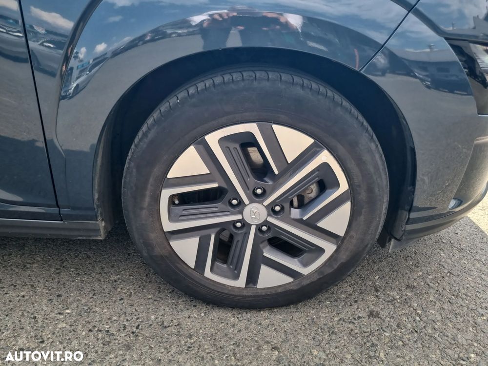 Hyundai KONA - 15