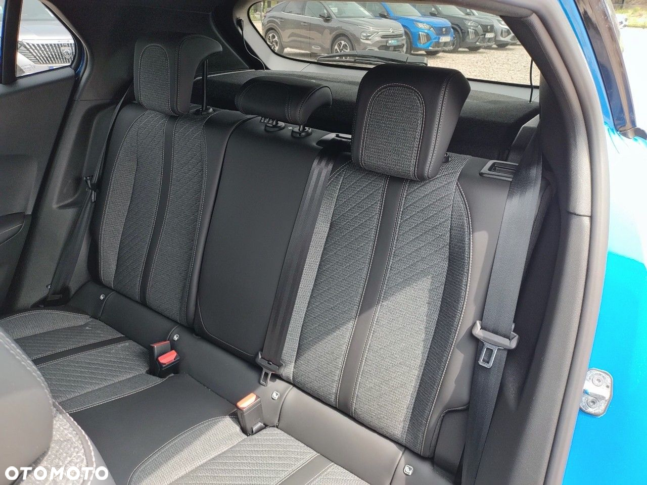 Peugeot 2008 1.2 PureTech Allure S&S EAT8 - 22