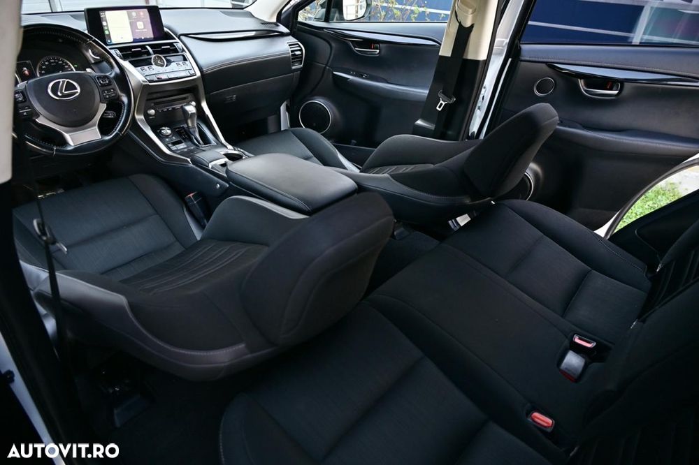 Lexus Seria NX 300h FWD Business - 36